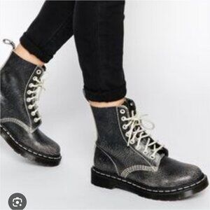 DR. MARTENS | Pascal 8 Eye Boots gray Sz 6